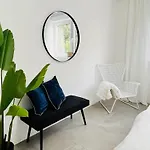 Lilamoon Dortmund Flughafen Parkplatz Netflix 80qm Erdgeschoss