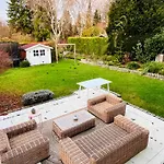 Lilamoon Dortmund Flughafen Parkplatz Netflix 80qm Erdgeschoss Appartement