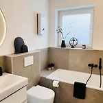 Lilamoon Dortmund Flughafen Parkplatz Netflix 80qm Erdgeschoss