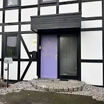 Lilamoon Dortmund Flughafen Parkplatz Netflix 80qm Erdgeschoss