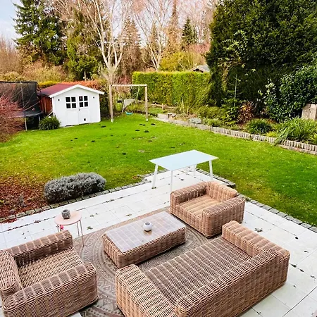 Lilamoon Dortmund Flughafen Parkplatz Netflix 80qm Erdgeschoss