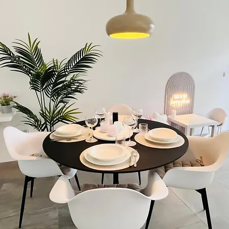 Lilamoon Dortmund Flughafen Parkplatz Netflix 80qm Erdgeschoss *
