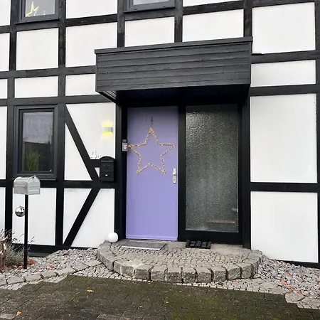 Lilamoon Dortmund Flughafen Parkplatz Netflix 80qm Erdgeschoss