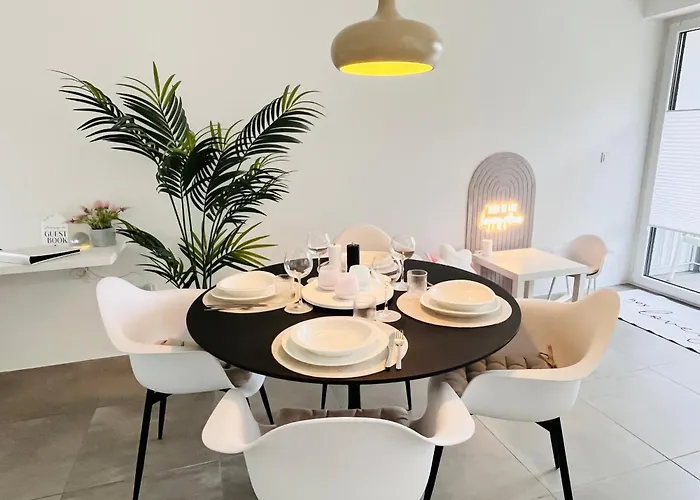 Lilamoon Dortmund Flughafen Parkplatz Netflix 80qm Erdgeschoss *