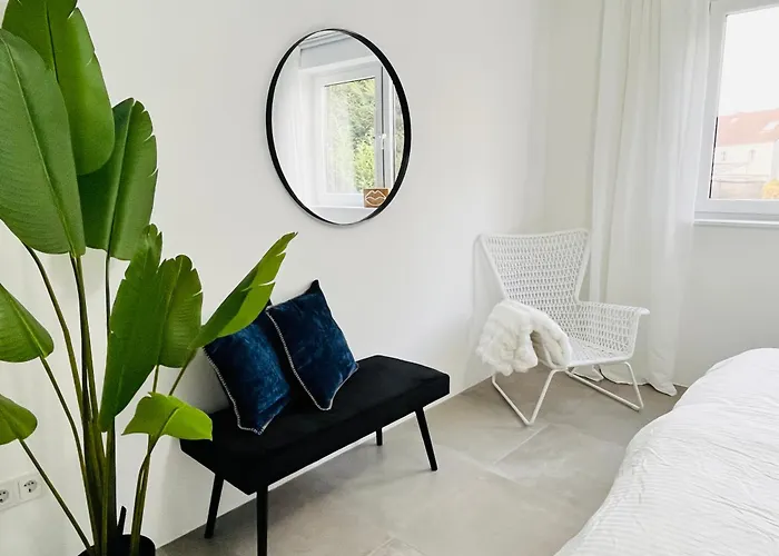 Lilamoon Dortmund Flughafen Parkplatz Netflix 80qm Erdgeschoss