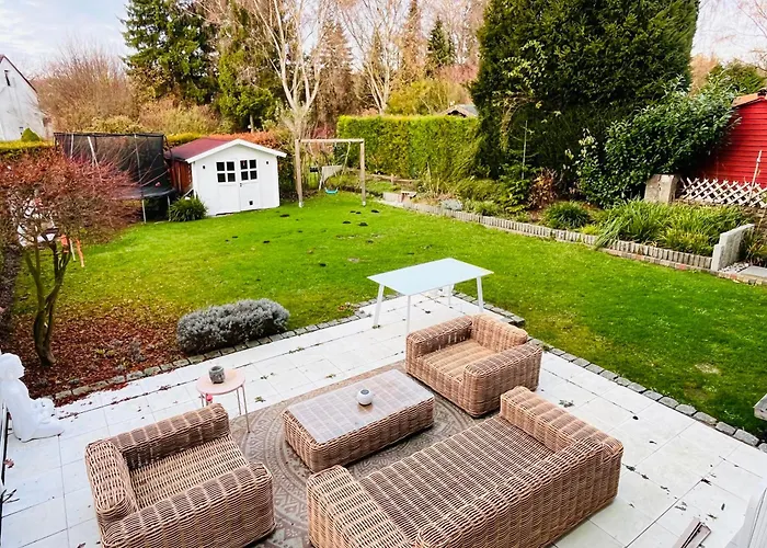 Lilamoon Dortmund Flughafen Parkplatz Netflix 80qm Erdgeschoss Appartement