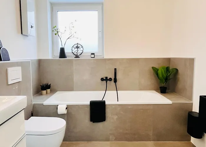 Lilamoon Dortmund Flughafen Parkplatz Netflix 80qm Erdgeschoss *